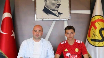 Eskişehirspor Altyapısının Yıldızı Profesyonel Sözleşmeye İmza Attı
