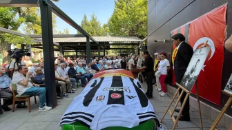 Eskişehirspor'un efsanesi Süreyya Özkefe son yolculuğuna uğurlandı