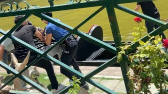 Porsuk Çayı’na atlamaya çalışan kadın polis tarafından kurtarıldı