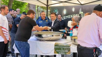 Bilecik’te Şeyh Edebali Külliyesi’nde geleneksel şifalı pilav ikramı yapıldı