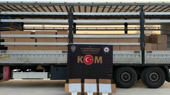 Afyonkarahisar’da Tırda 4 Milyon 300 Bin Adet Kaçak Makaron Ele Geçirildi