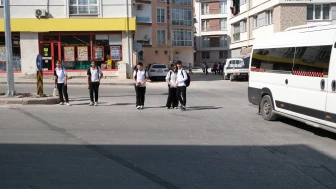 Muhtar ve Vatandaşlardan Vali Aksoy’a Çağrı: “Çocuklarımız Tehlikede”
