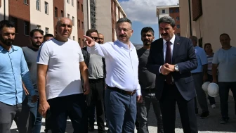 Vali Aksoy, Taptuk Emre Kız Öğrenci Yurdu İnşaatını İnceledi