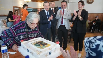 98 Yaşındaki Ayhan Teyzenin 80 Yıllık Memleket Hasreti