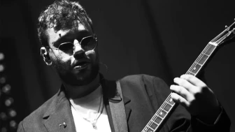 Adamlar grubu gitaristi Gürhan Öğütücü nereli, evli mi? Gürhan Öğütücü kimdir?