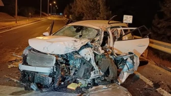 Eskişehir’de Dehşet: Otomobil Otobüsle Kafa Kafaya Çarpıştı