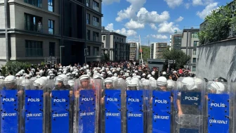 Milletvekillerine Polis Müdahalesi Tepki Çekti