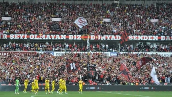 ESKİŞEHİRSPOR TARAFTARI GÜCÜNÜ BİR KEZ DAHA GÖSTERDİ: 13 BİN KİŞİYLE TAKIMIN YANINDA