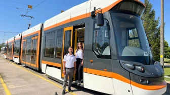 Eskişehir’in Raylardaki Kahramanları: Vatmanların Günlük Hayatı ve Zorlukları