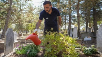 Eskişehir’de Kabir Bakım Hizmeti Başladı