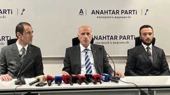 "Siyasal Çeşitlilik İki Aksa İndirgenemez"