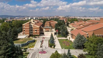 Anadolu Üniversitesi Yunus Emre Kampüsü’nde çevre düzenlemesi