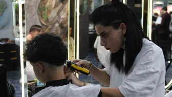 Kuaför Salonunda Erkek Saç Kesim Yarışması Düzenlendi