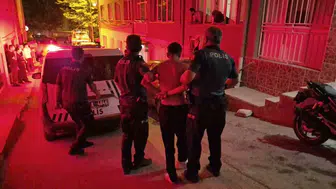 Polise Direnen Genç Ters Kelepçeyle Gözaltına Alındı