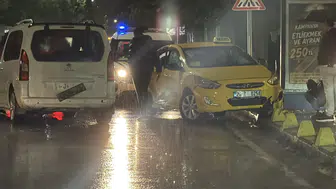 Eskişehir’de Sağanak Yağış ve Kayganlaşan Yol Kazaya Neden Oldu