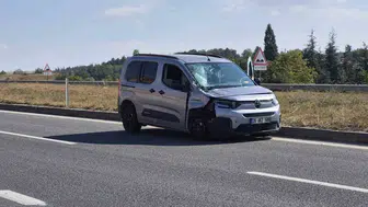 Eskişehir’de tıra arkadan çarpan araçta sürücü yaralandı