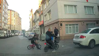 Eskişehir’de bisikletli çocuk kazadan son anda kurtuldu
