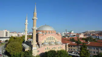 Her Gün Önünden Geçiyoruz Ama Hikâyesini Bilmiyoruz: Eskişehir'in İlginç Yapıları