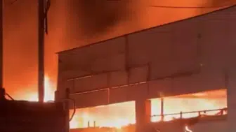 Baksan Sanayi Sitesi’nde korkutan yangın: Kafkas Ticaret alevlere teslim oldu