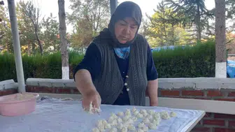 15 Yaşından Beri Kışlık Yiyeceklerini Kendi Üretiyor