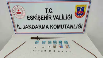 Eskişehir’de Tarihi Eser Operasyonu: 46 Sikke ve Kılıç Ele Geçirildi