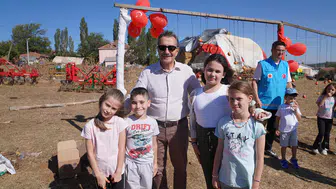 Başkan Ataç Uludere’de Çocuklarla Uçurtma Uçurdu