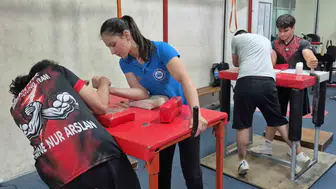 Gaziler Günü’nde Sporcular Bilek Güreşinde Buluştu