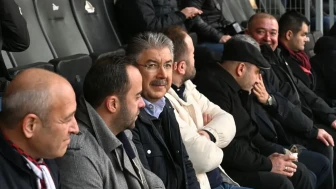 Vali Yılmaz Eskişehirspor–Altay Maçını Tribünden Takip Ediyor