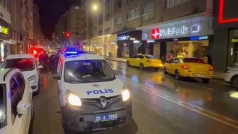 Eskişehir’de Taksi Kapısına Çarpan Scooterli Genç Yaralandı