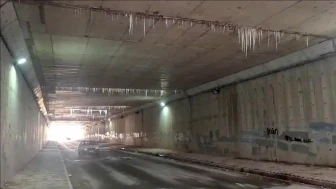 Eskişehir’de Altgeçitte Tehlike: Buz Sarkıtları Sürücüleri Tedirgin Ediyor