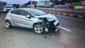 Direksiyon Hâkimiyetini Kaybeden Sürücü Bariyere Çarptı