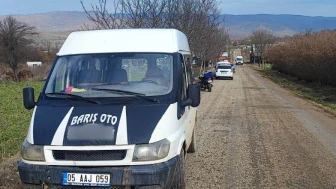 Bilecik’te Motosiklet İle Minibüs Çarpıştı: 2 Yaralı