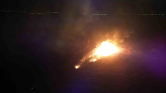 Eber Gölü’nde Korkutan Yangın