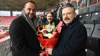 Vali Hüseyin Aksoy’a Eskişehirspor’dan Veda