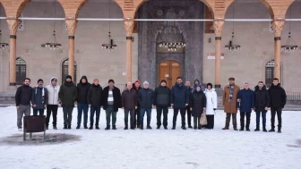 Yeni Yıla Manevi Başlangıç: Gençler Paşa Camii’nde Buluştu