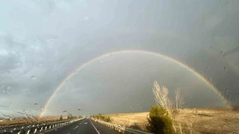 Kütahya Semalarında Renk Cümbüşü: Gökkuşağı Hayran Bıraktı