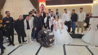 Bandırma'daki düğünde damada 25 bin liralık sıra dışı takı sürprizi