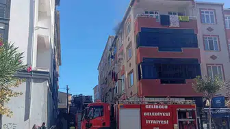 Gelibolu'da apartman dairesinde çıkan yangın paniğe neden oldu
