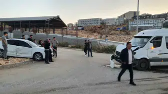 Adıyaman İndere'de iki aracın karıştığı kazada dört kişi yaralandı