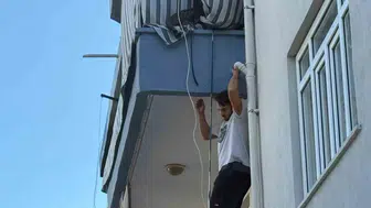 Antalya'da evini ateşe veren ev sahibi dehşet saçtı: Kiracı kediyi kurtarmak için alevlere daldı