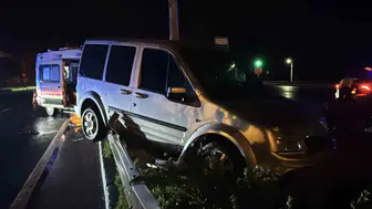 Rize'de hasta dönüşü kaza: Ambulans ve hafif ticari araç çarpıştı