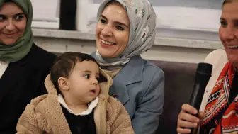 Bakan Göktaş Afyonkarahisar'da anneler ve kızlarıyla bir araya geldi