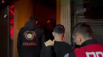 Beyoğlu'nda turizm güvenliği operasyonu: 11 aranan şahıs yakalandı, 10 işletmeye mühür vuruldu