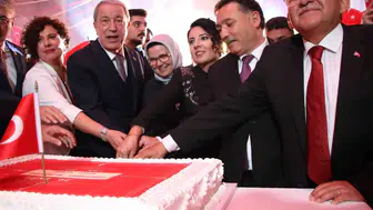 Kayseri'de Cumhuriyet'in 103. yılı coşkusu: Vali Çiçek'ten birlik ve beraberlik vurgusu