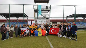 Erzurum'da Avrupa ve Türkiye karmaları dostluk için sahaya indi
