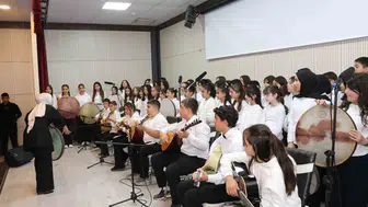 Oltu'da 130 Genç Yetenek Cumhuriyet Coşkusunu Türkülerle Sahneye Taşıdı