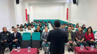 Kaymakam Kandemir’den Türkeli’deki üniversite adaylarına sınav öncesi moral ziyareti
