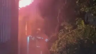 Samandağ'da müstakil ev yangını: Bir yuva küle döndü