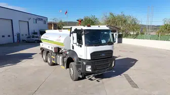 Bilecik İl Özel İdaresi'nin saha gücü 13 bin litrelik yeni tankerle arttı