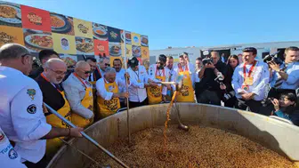 Kayseri Gastronomi Günleri'nde dev kazanlar bu kez börek aşı için kaynadı
